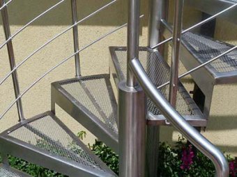 ТОВ «АВМОНТАЖ» виробництво і монтаж сходів з нержавіючої сталі, чорного металу.