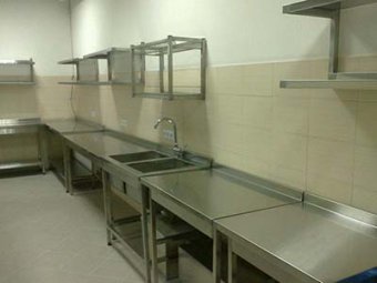 Столи з нержавіючої сталі, металеві столи за вигідною ціною і різних конфігурацій під замовлення.